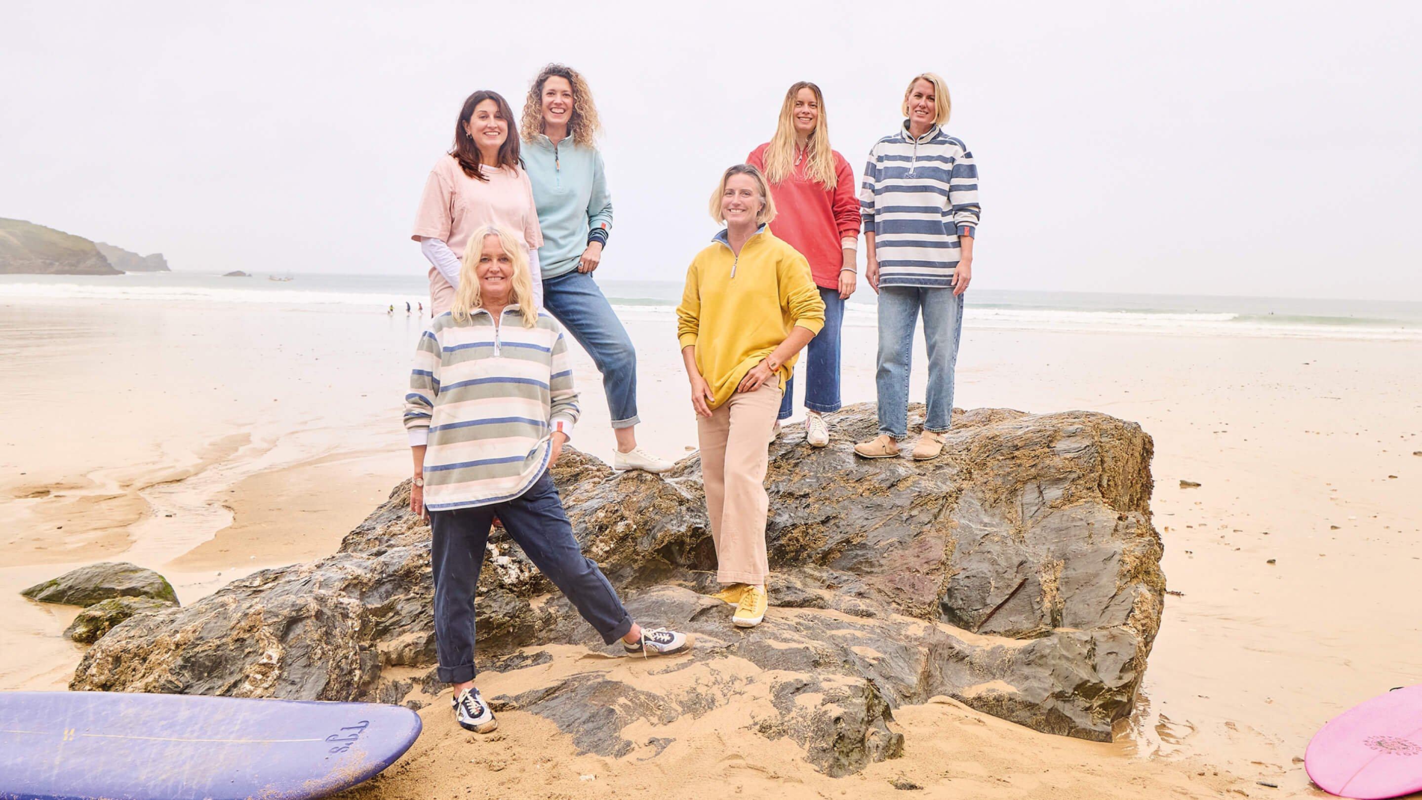 SURFERS IN A GROUP SHOT