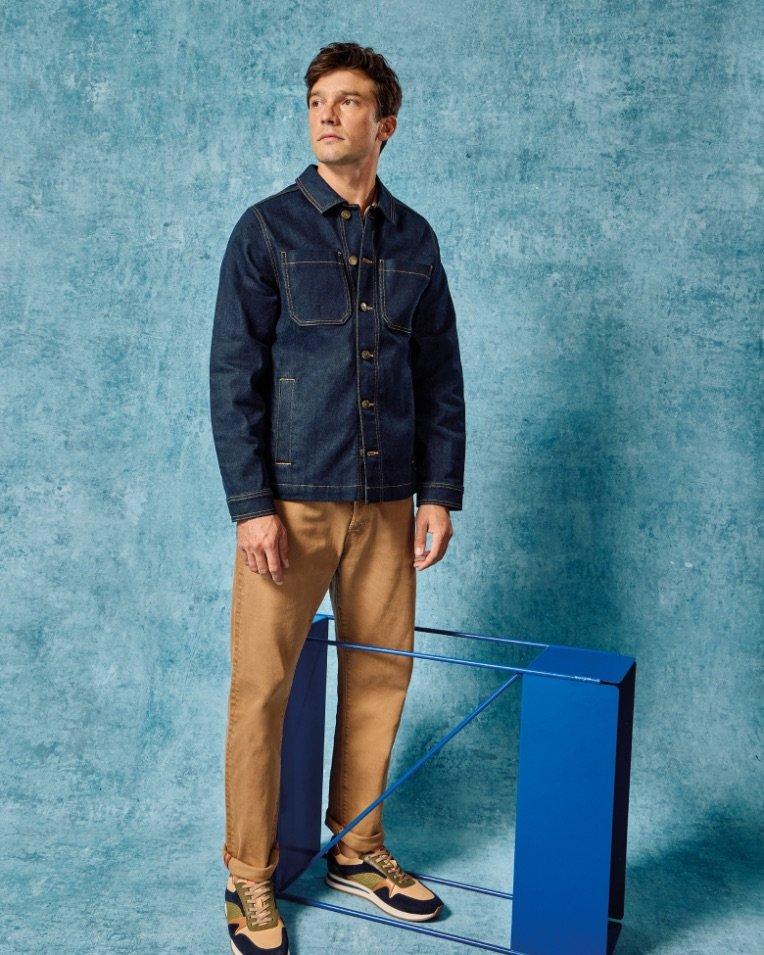 man wearing Chino trousers