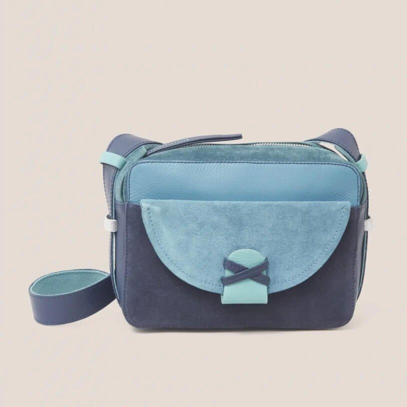 generic_waysToWearTunics_3across_blue-bag-D